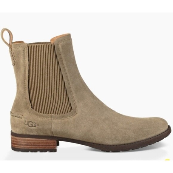 UGG Shoes - UGG Wmn Hillhurst II Chelsea Desert Boot Shoes Suede Ribbed Trim Waterproof Y2K*